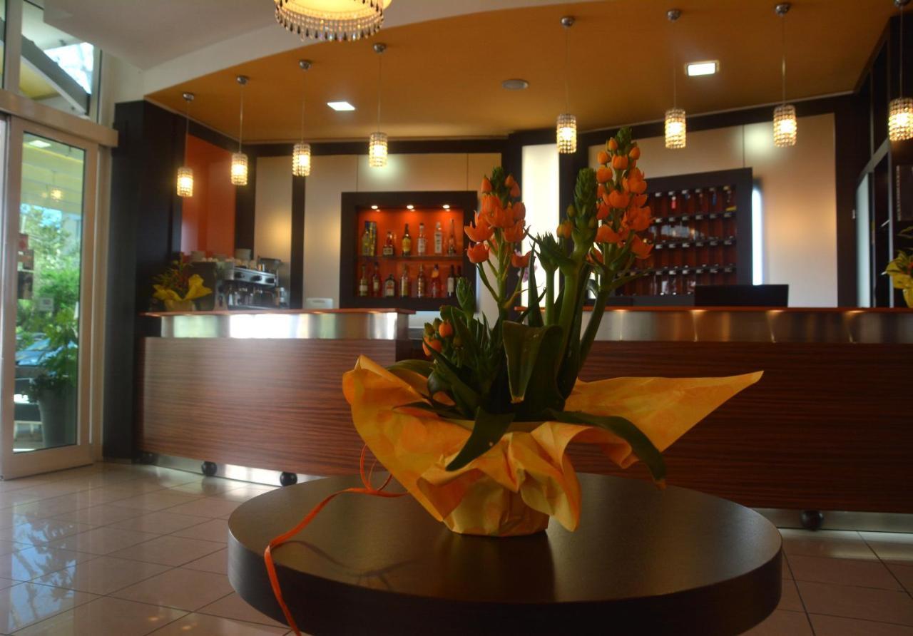 Hotel Orly Cesenatico Εξωτερικό φωτογραφία