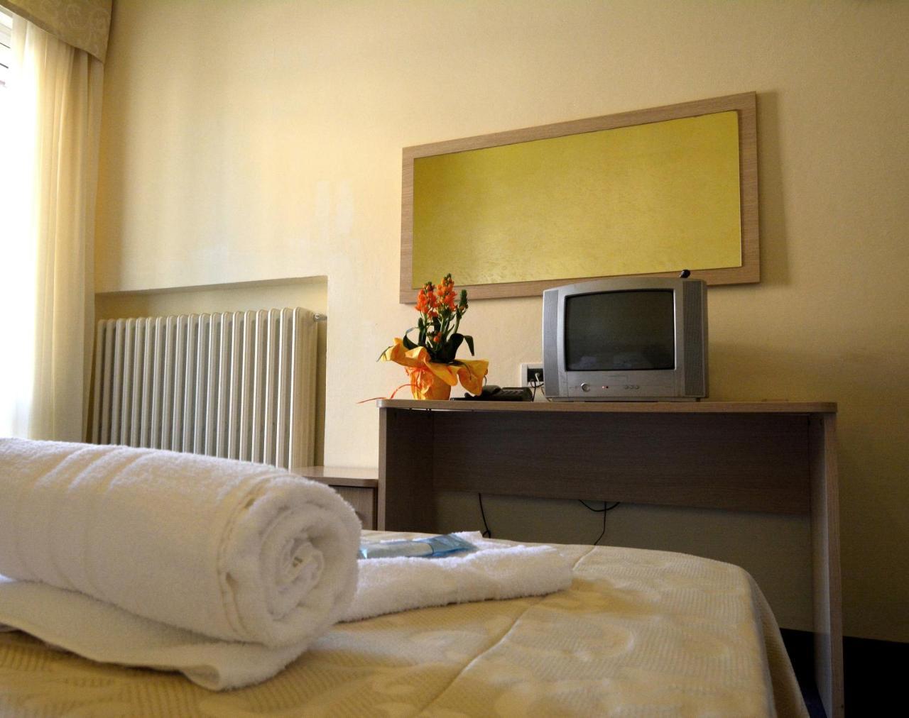 Hotel Orly Cesenatico Εξωτερικό φωτογραφία